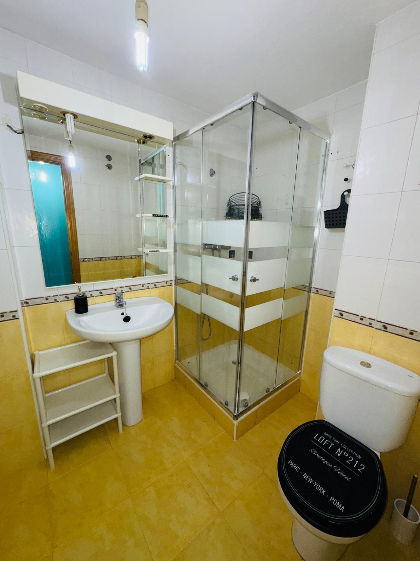 Badezimmer von Wohnung zum Verkauf in Ponferrada mit Heizung und Abstellraum