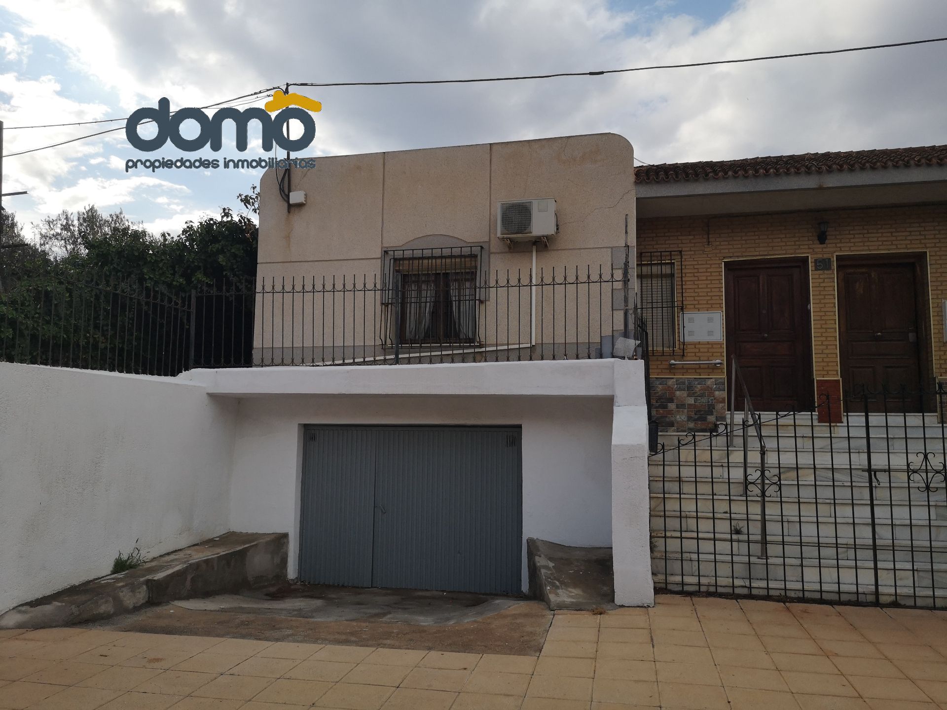 Exterior view of Single-family semi-detached for sale in  Almería Capital  with Furnished