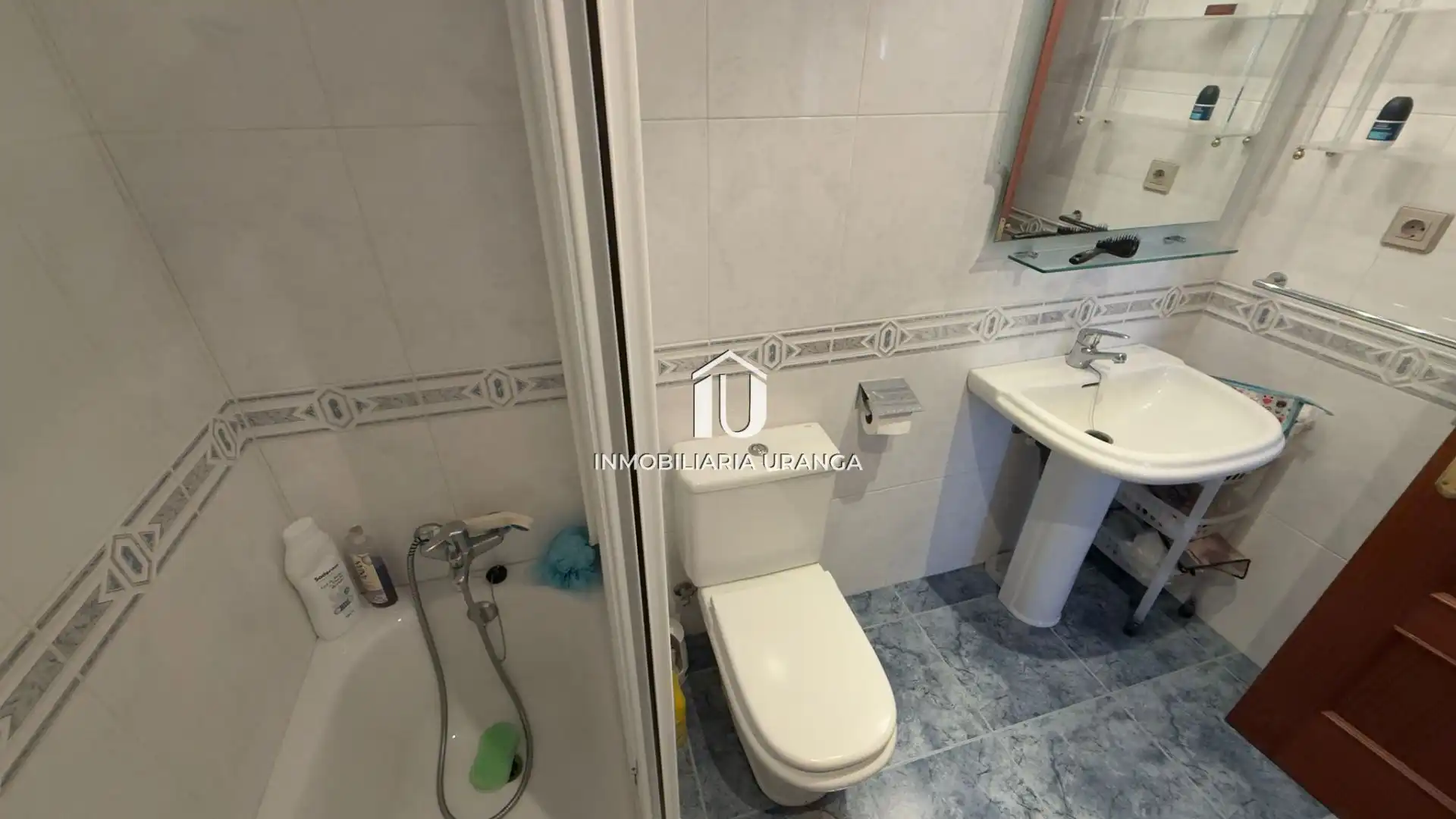 Badezimmer von Wohnung zum Verkauf in Laredo mit Heizung, Terrasse und Möbliert