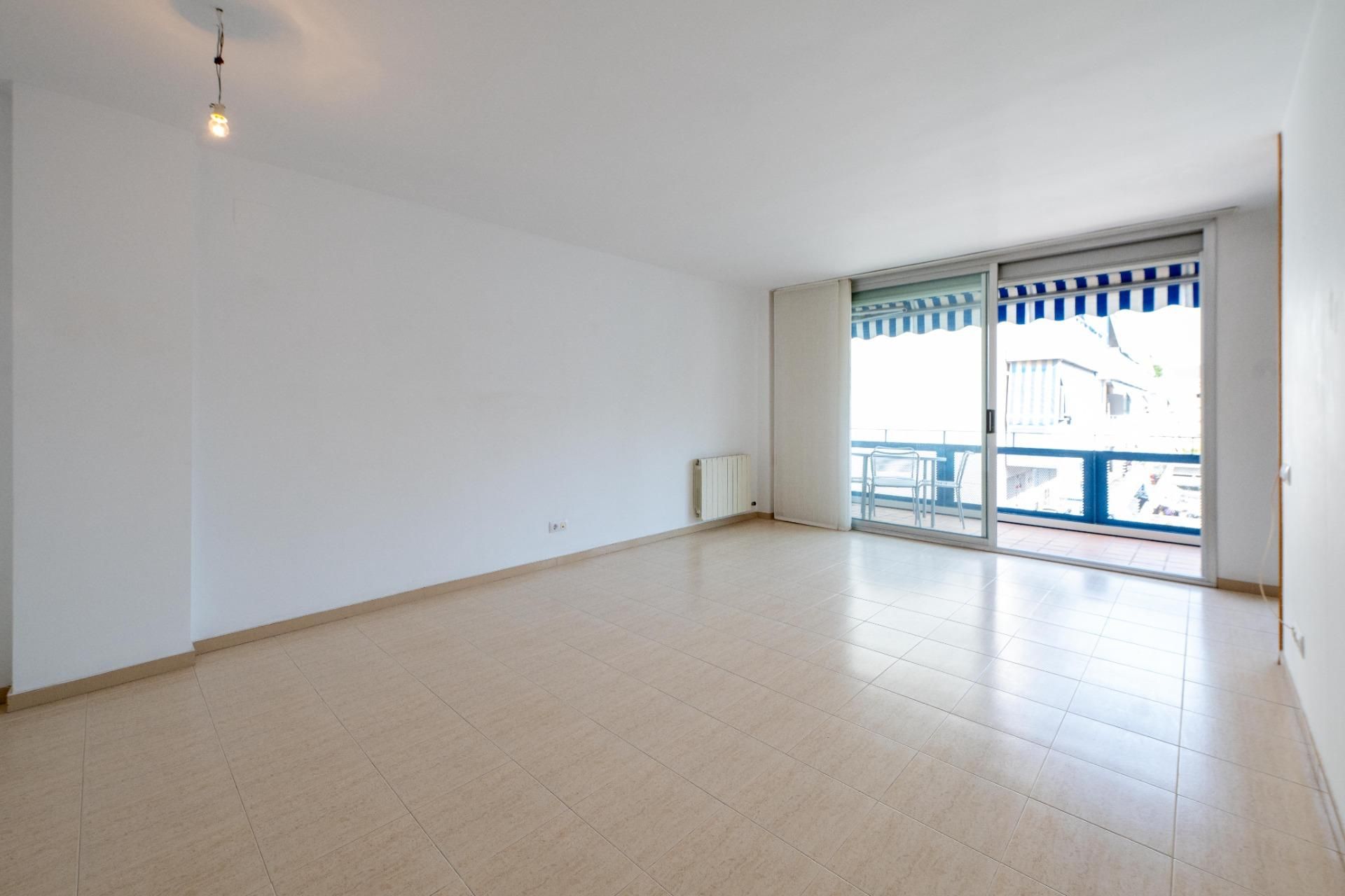 Sala d'estar de Pis en venda en Badalona amb Calefacció, Terrassa i Balcó