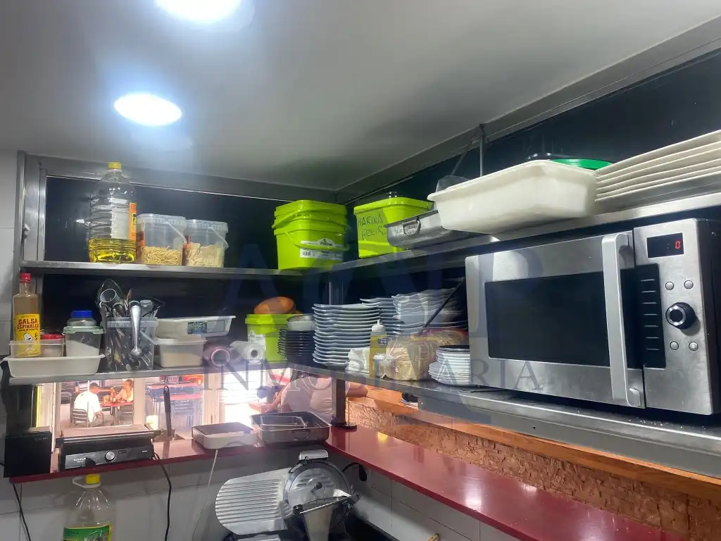 Cocina de Local en traspaso en Badalona