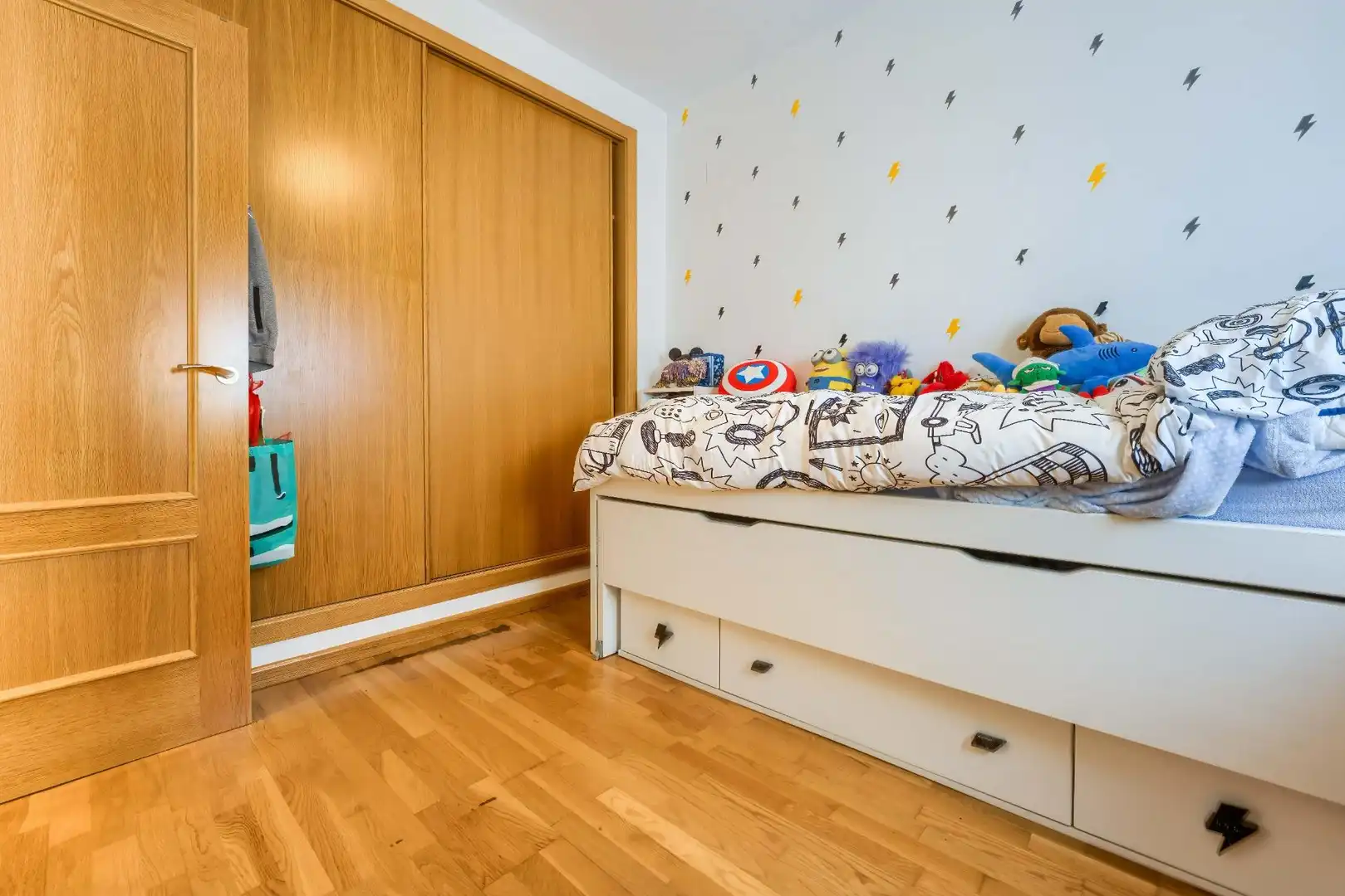 Habitación de Casa adosada en venta en Bormujos con Aire acondicionado, Jardín privado y Terraza