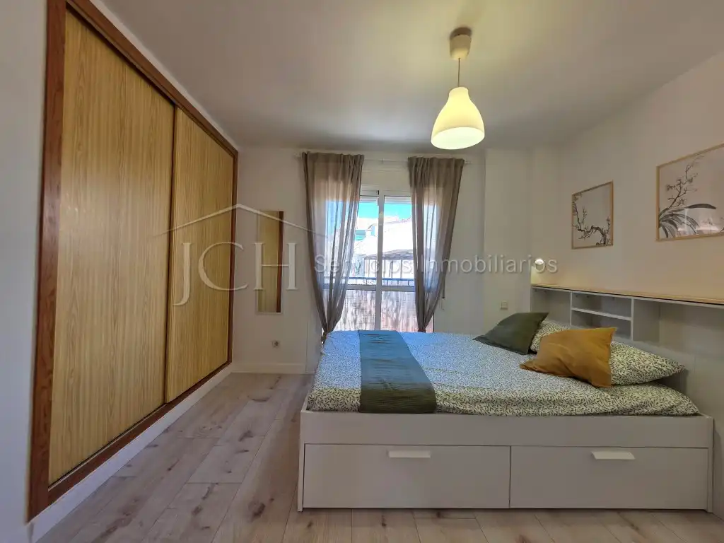Habitación de Apartamento de alquiler en Mijas con Aire acondicionado, Amueblado y Microondas
