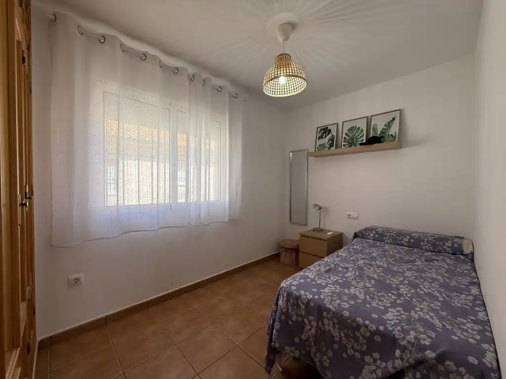 Dormitori de Casa adosada en venda en Orihuela amb Aire condicionat, Terrassa i Moblat