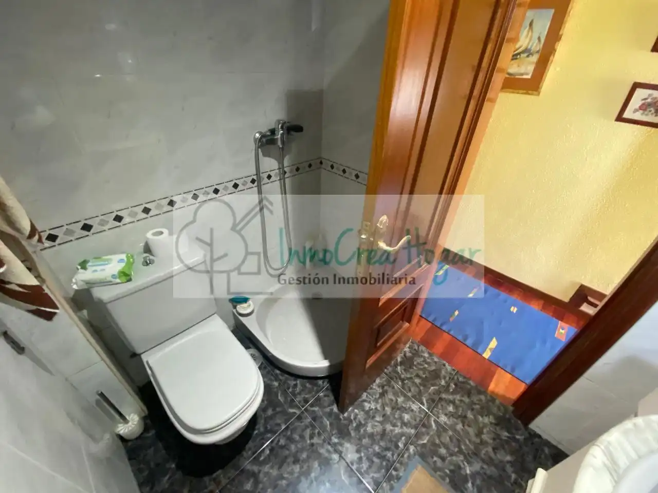 Bany de Casa o xalet en venda en Vigo  amb Calefacció, Jardí privat i Terrassa