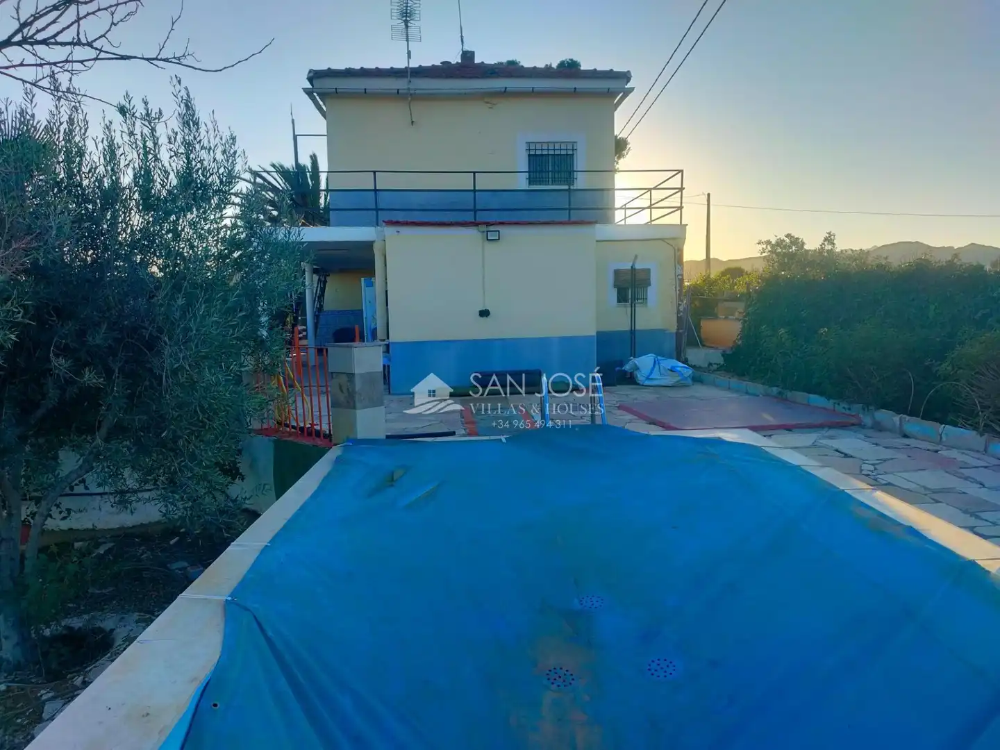 Vista exterior de Casa o xalet en venda en Novelda amb Jardí privat, Terrassa i Traster