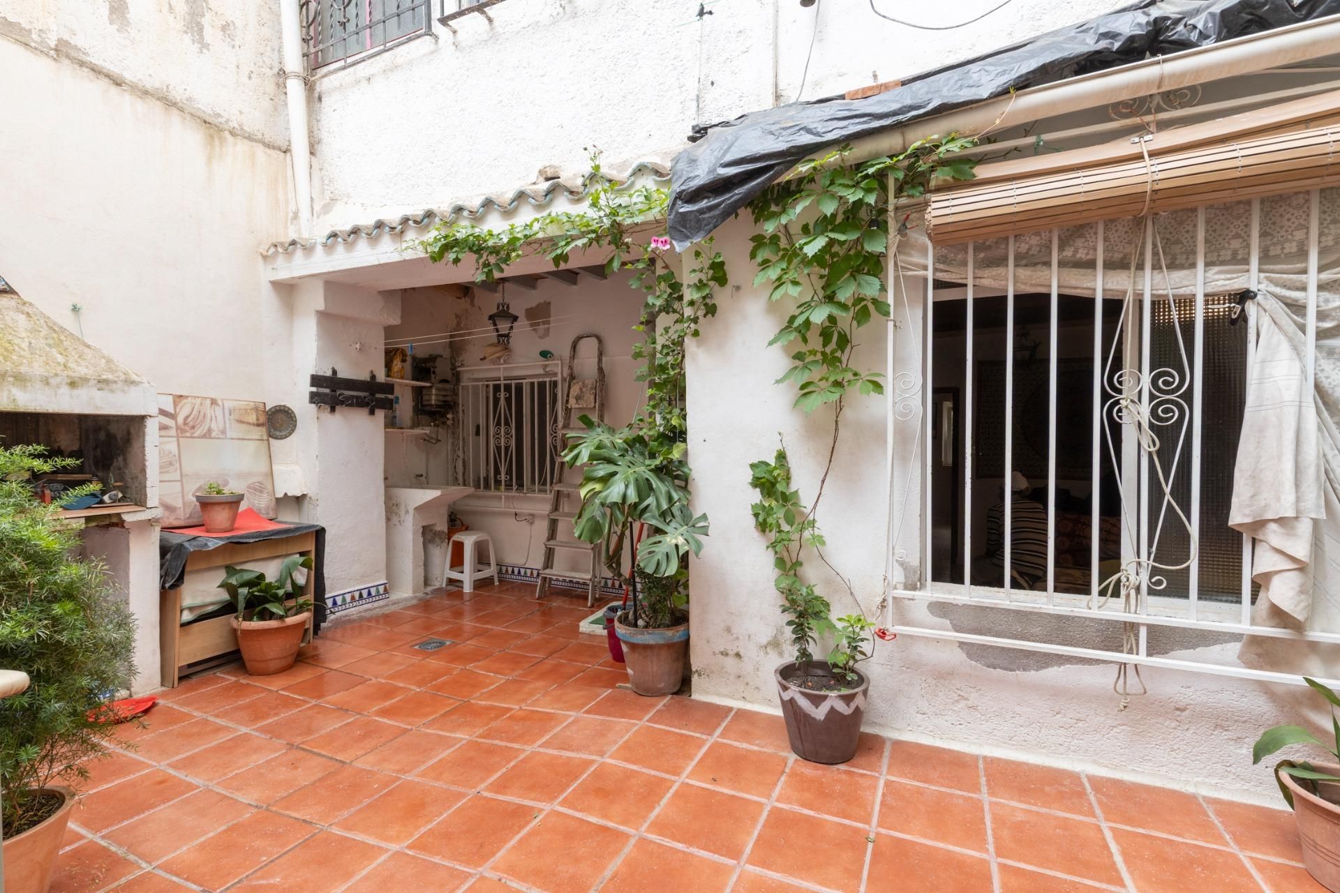 Flat for sale in  Granada Capital  with Storage room