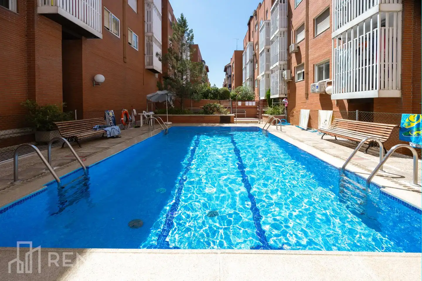 Swimming pool of Flat for rent in Madrid  with Air Conditioner, Heating and Parquet flooring