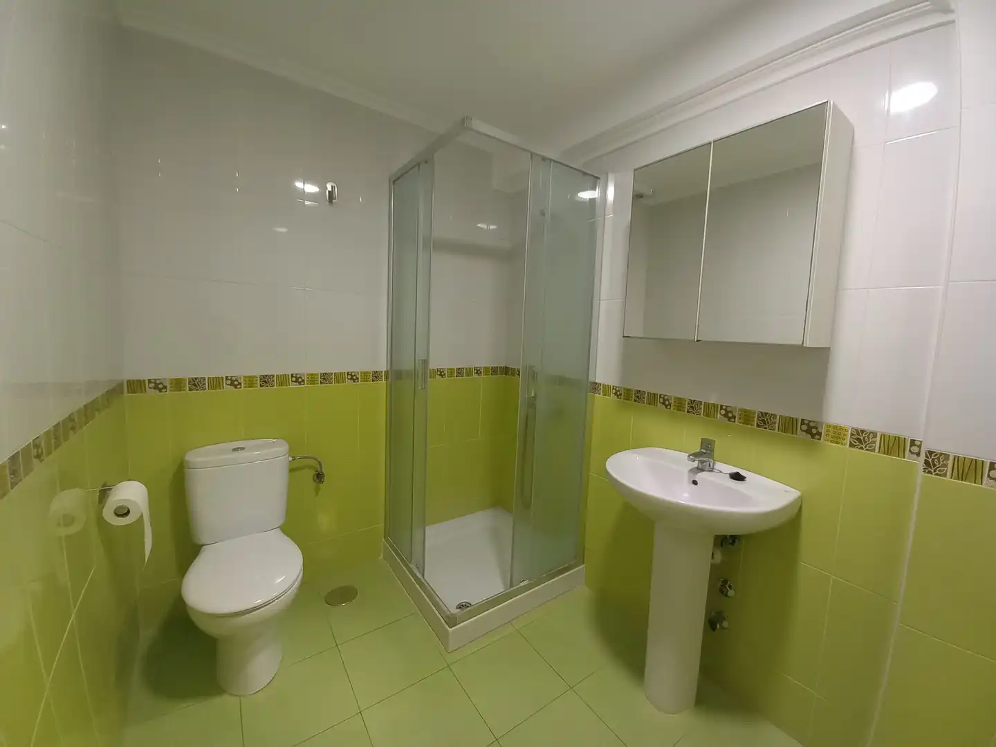 Badezimmer von Maisonette zum Verkauf in Castrillón mit Heizung, Ofen und Waschmaschine