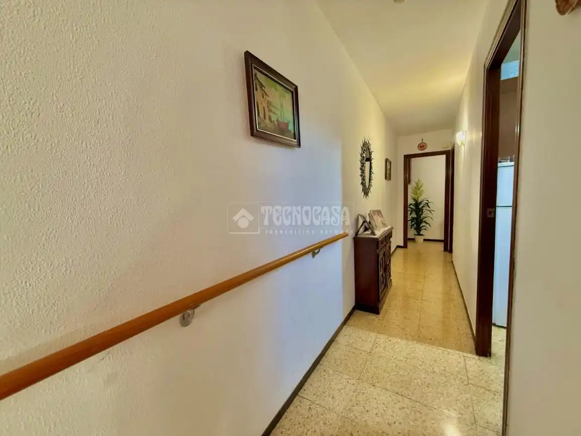Piso en venta en Santa Coloma de Gramenet con Balcón