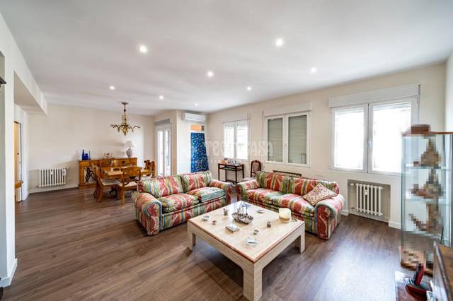 Piso en Venta en Cuatro Caminos - Azca