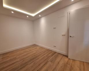 Flat for sale in  Madrid Capital  with Heating