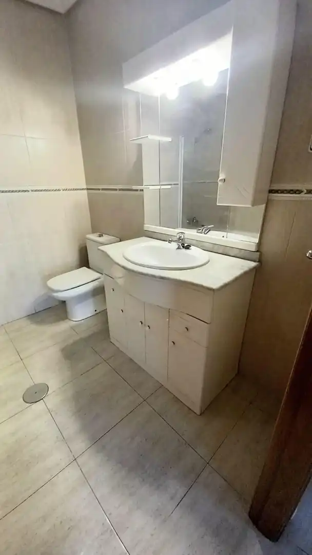 Bany de Planta baixa de lloguer en Murcia amb Aire condicionat