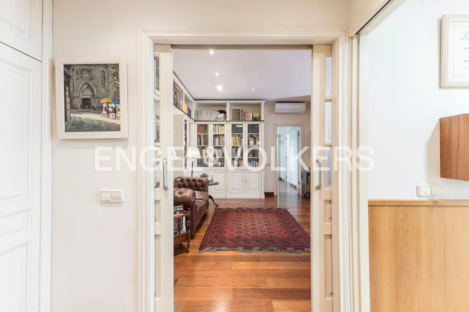 Flat for sale in Barcelona  with Air Conditioner, Heating and Furnished