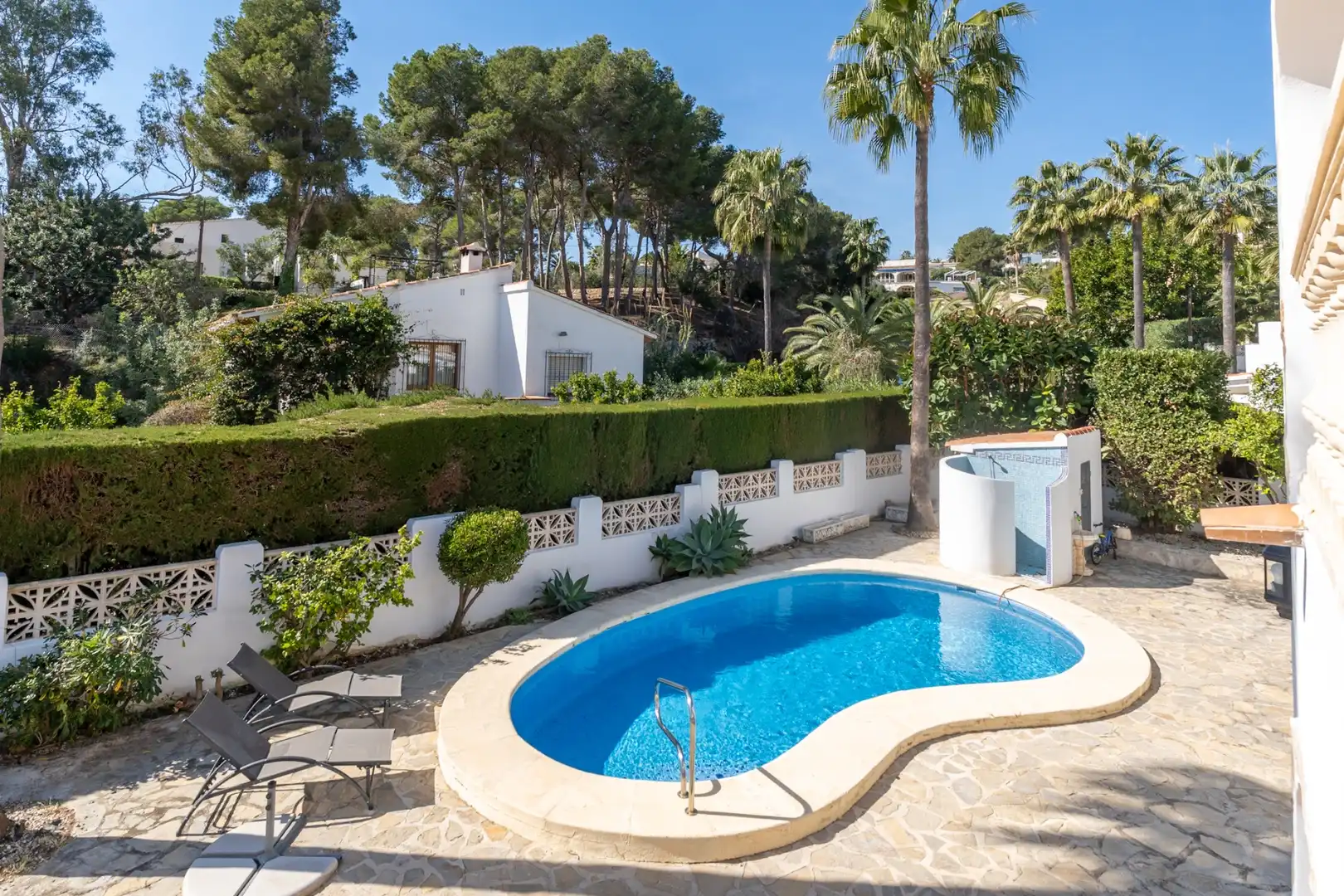 Schwimmbecken von Haus oder Chalet zum Verkauf in Moraira mit Klimaanlage