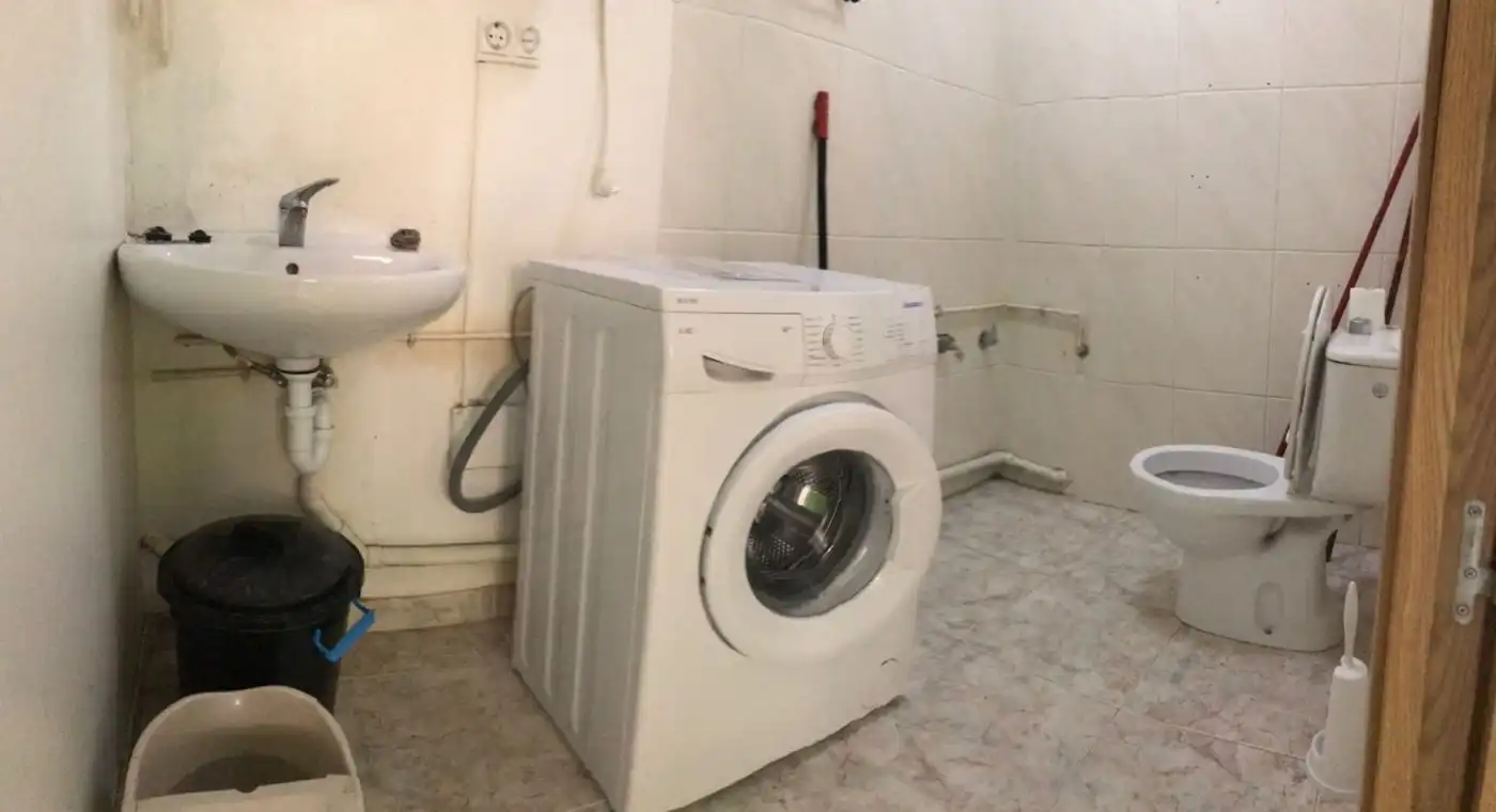 Bany de Local de lloguer en Murcia amb Aire condicionat