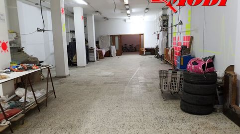 Oportunidad única en Dúrcal!Se vende amplio local de 271 m, ideal para múltiples actividades profesionales o de almacenamiento. Co, imatge 2