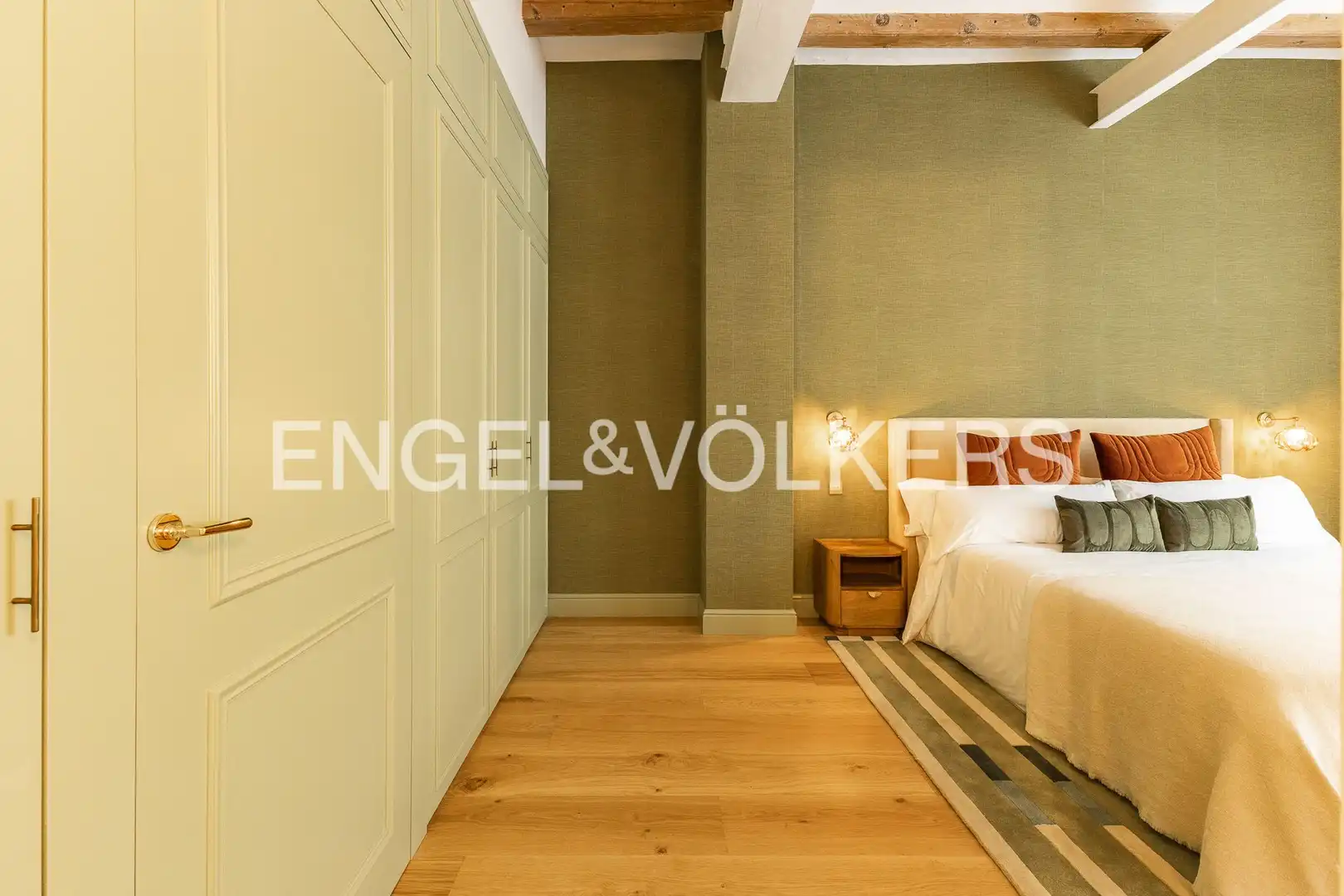 Schlafzimmer von Wohnung zum Verkauf in Barcelona mit Klimaanlage, Heizung und Parkett