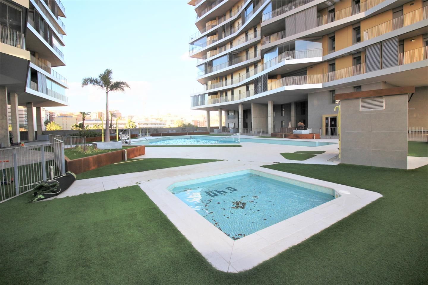 Piscina de Piso de alquiler en  Almería Capital con Aire acondicionado, Terraza y Piscina comunitaria