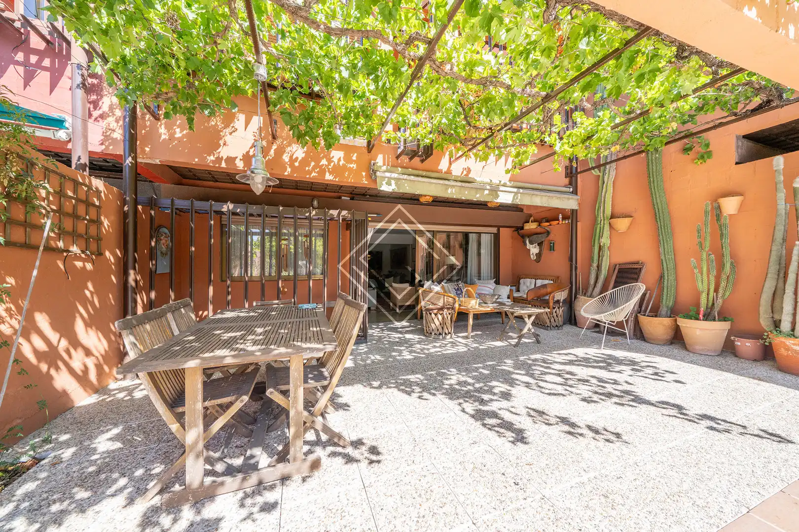 Terraza de Casa adosada en venta en Madrid con Aire acondicionado, Calefacción y Jardín privado