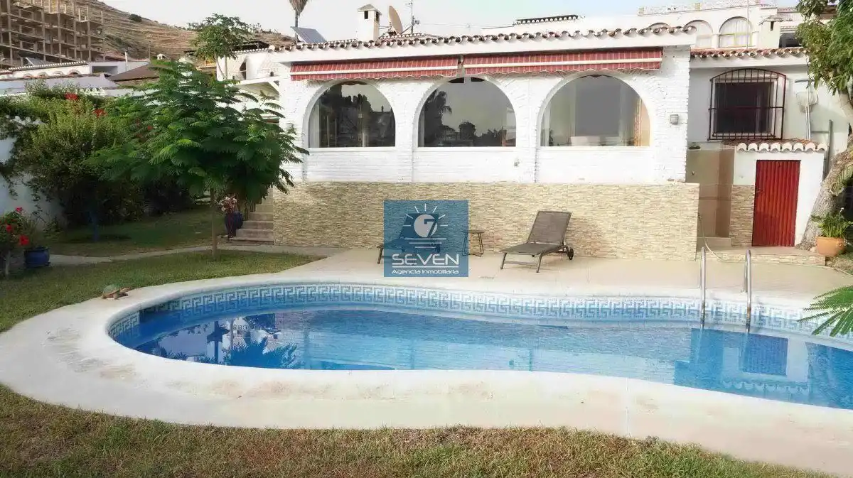 Villa con piscina in vendita a Los Almendros, imagen 2