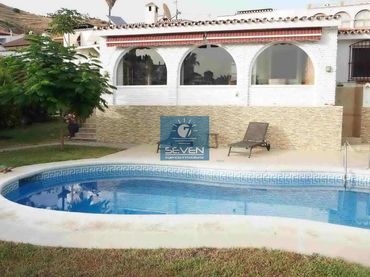 Detached house with pool for sale in Los Almendros