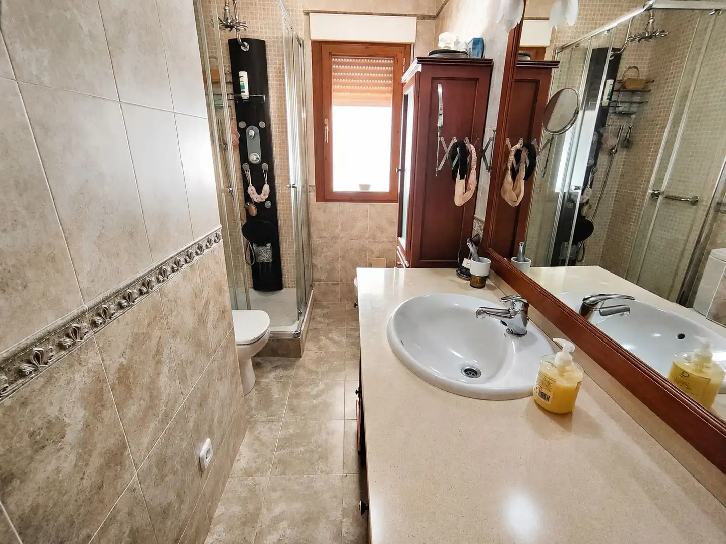 Baño de Casa o chalet en venta en Perales de Tajuña con Jardín privado, Piscina y Alarma