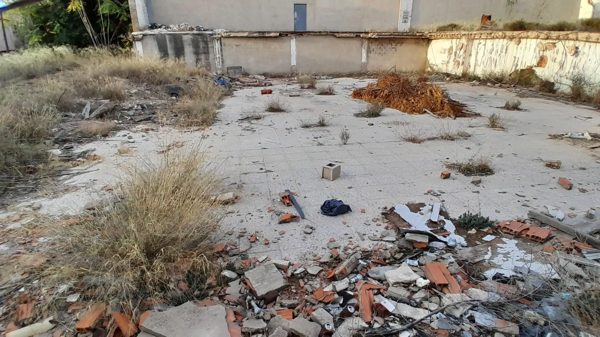 Edificio en venta en Yecla