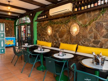 Business premises to rent in Solymar