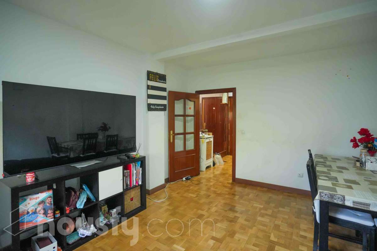 Sala de estar de Planta baja en venta en  Madrid Capital con Parquet