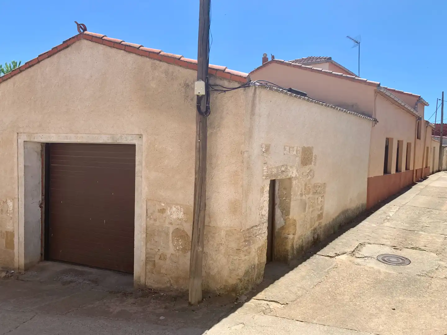 Außenansicht von Haus oder Chalet zum Verkauf in Corrales del Vino mit Möbliert