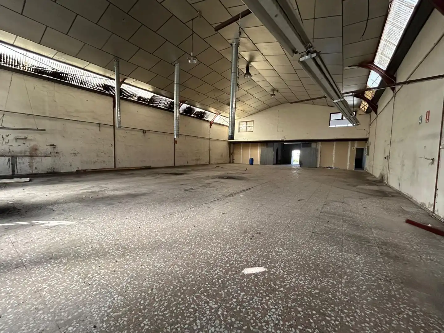 Fabrikhallen zur Miete in Crevillent