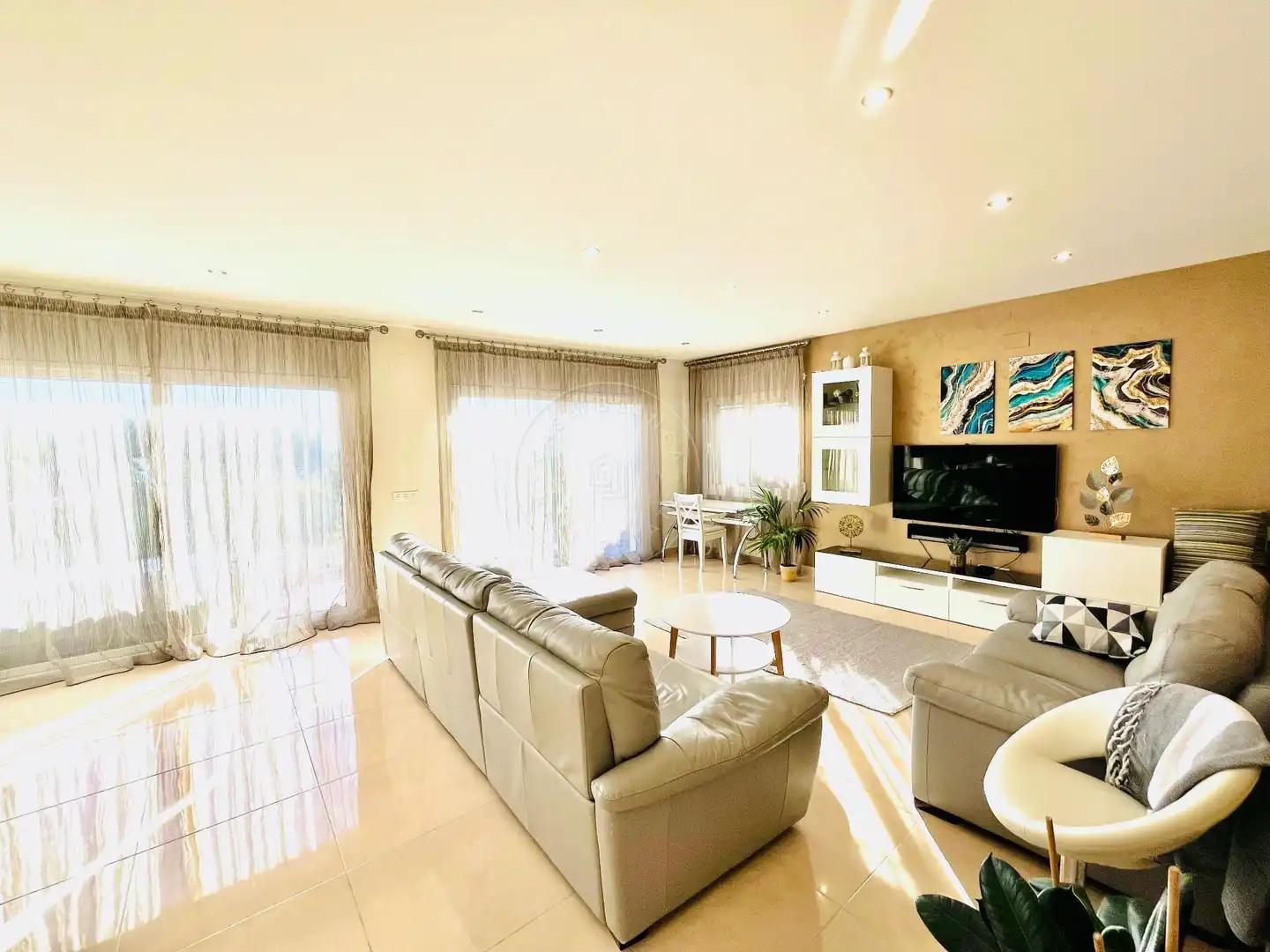 Sala d'estar de Casa o xalet en venda en Lloret de Mar amb Aire condicionat, Calefacció i Jardí privat