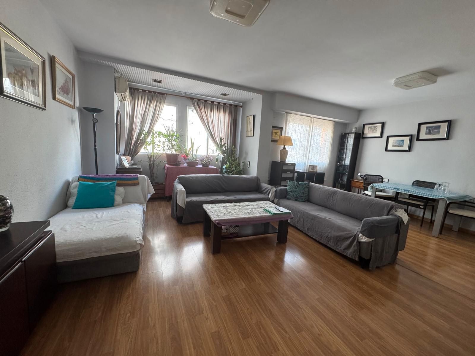 Sala de estar de Piso en venta en  Valencia Capital con Aire acondicionado, Parquet y Horno