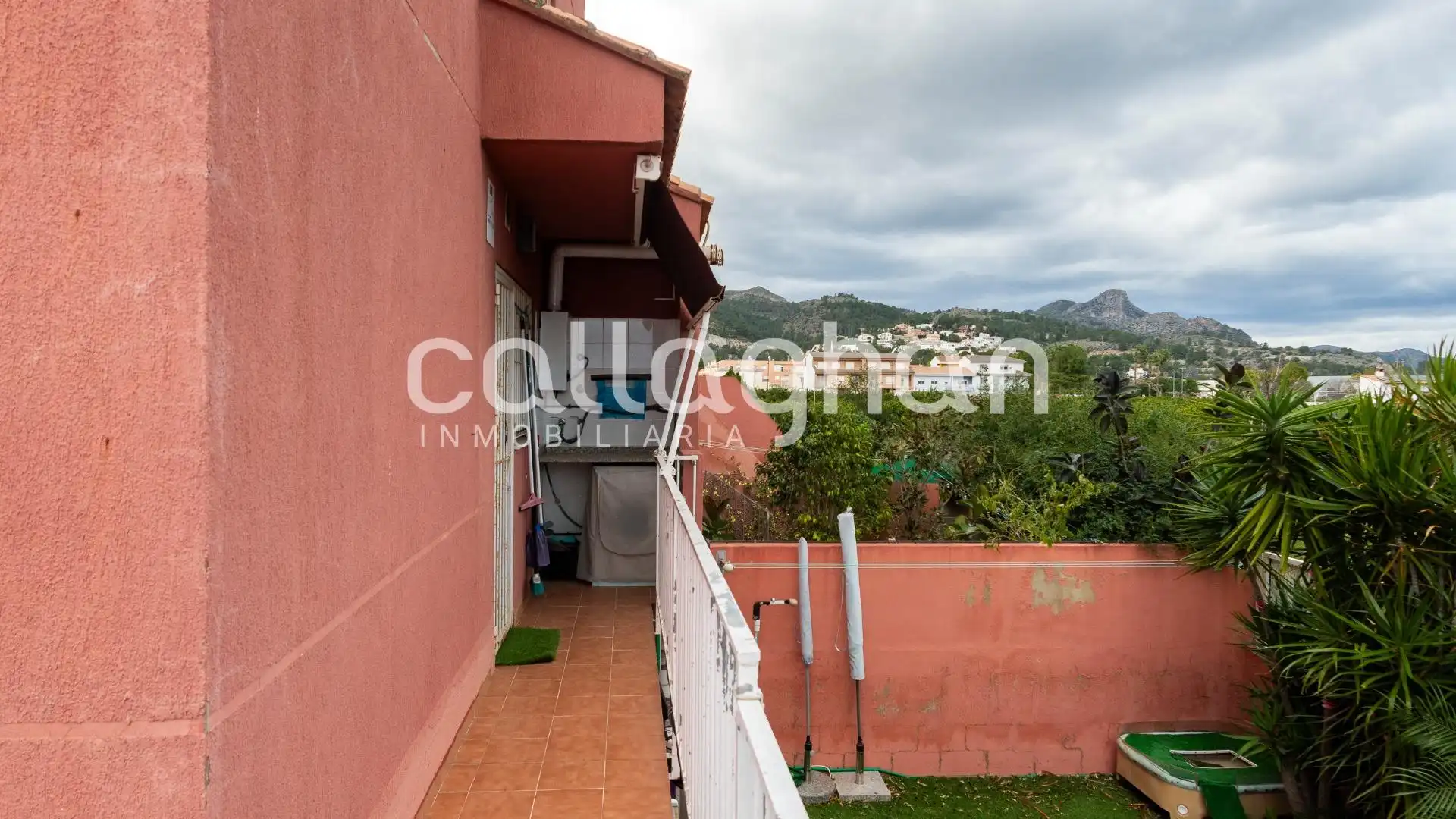 Vista exterior de Casa adosada en venta en El Real de Gandia con Aire acondicionado, Calefacción y Piscina