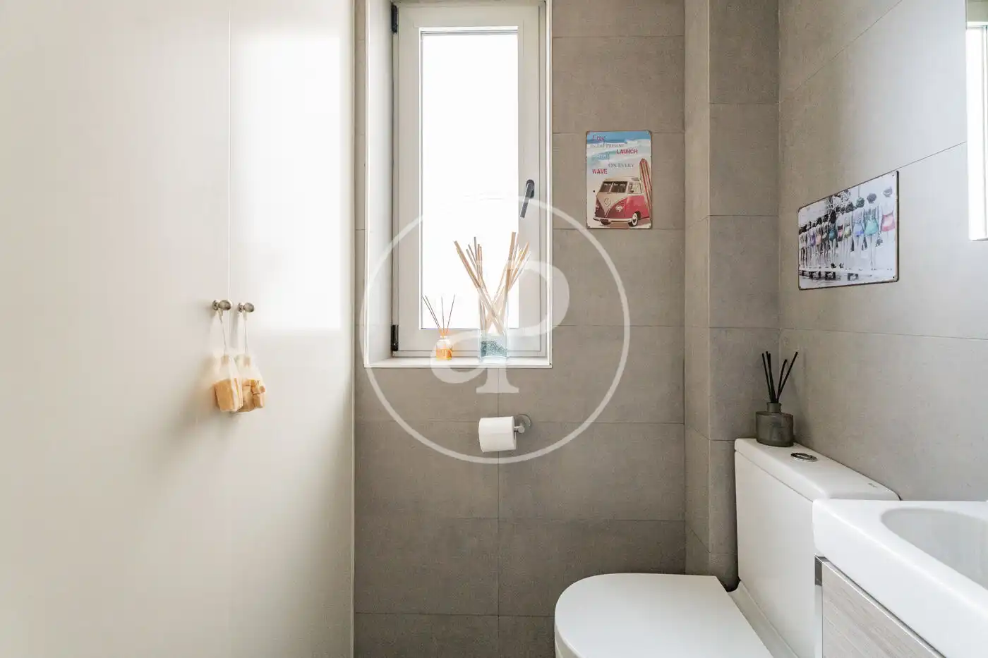 Bathroom of Flat for sale in Madrid  with Air Conditioner, Heating and Furnished