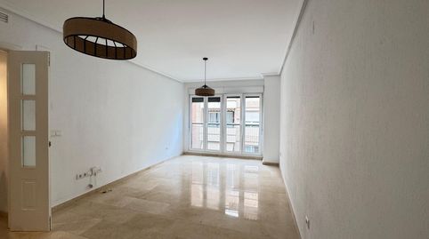 Foto 3 de Piso de alquiler en Mercado, Alicante / Alacant
