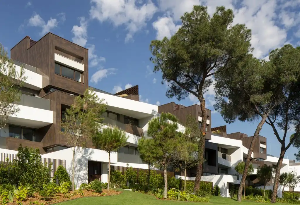 Vista exterior de Àtic en venda en Pozuelo de Alarcón amb Aire condicionat, Calefacció i Jardí privat