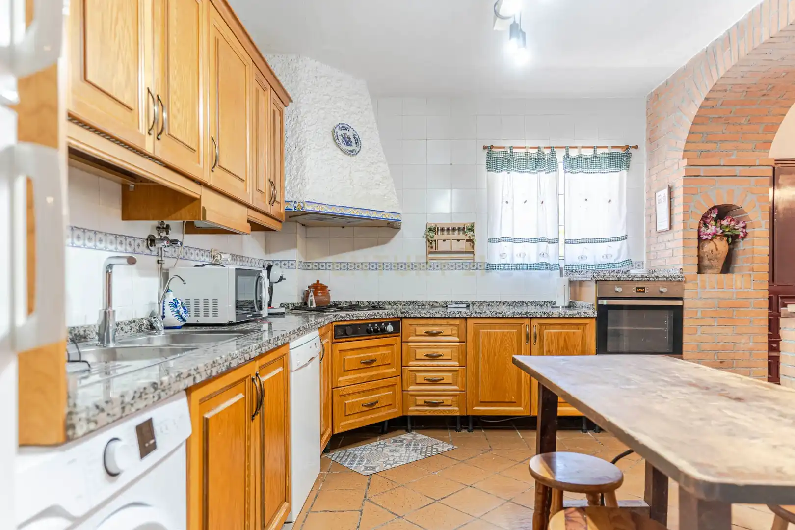 Cocina de Edificio en venta en Gójar