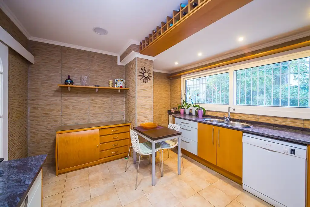 Cocina de Casa adosada en venta en Castell d'Aro, Platja d'Aro i s'Agaró con Aire acondicionado, Calefacción y Jardín privado
