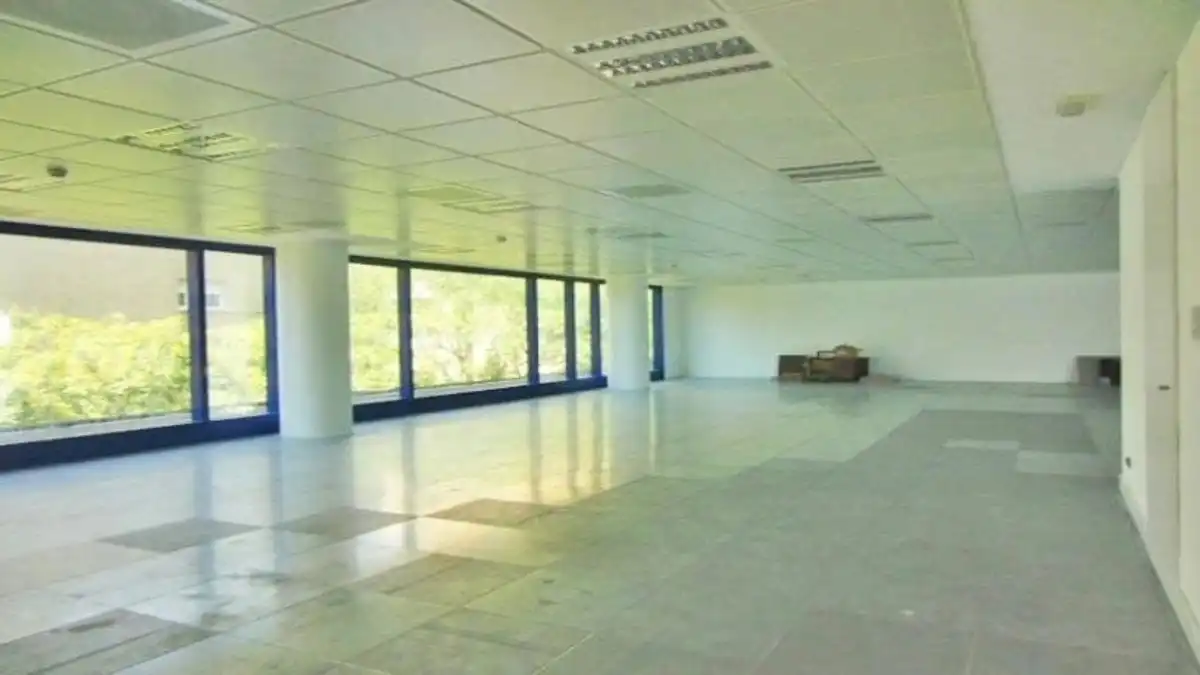 Office space with lift for sale in Avinguda dels Vents