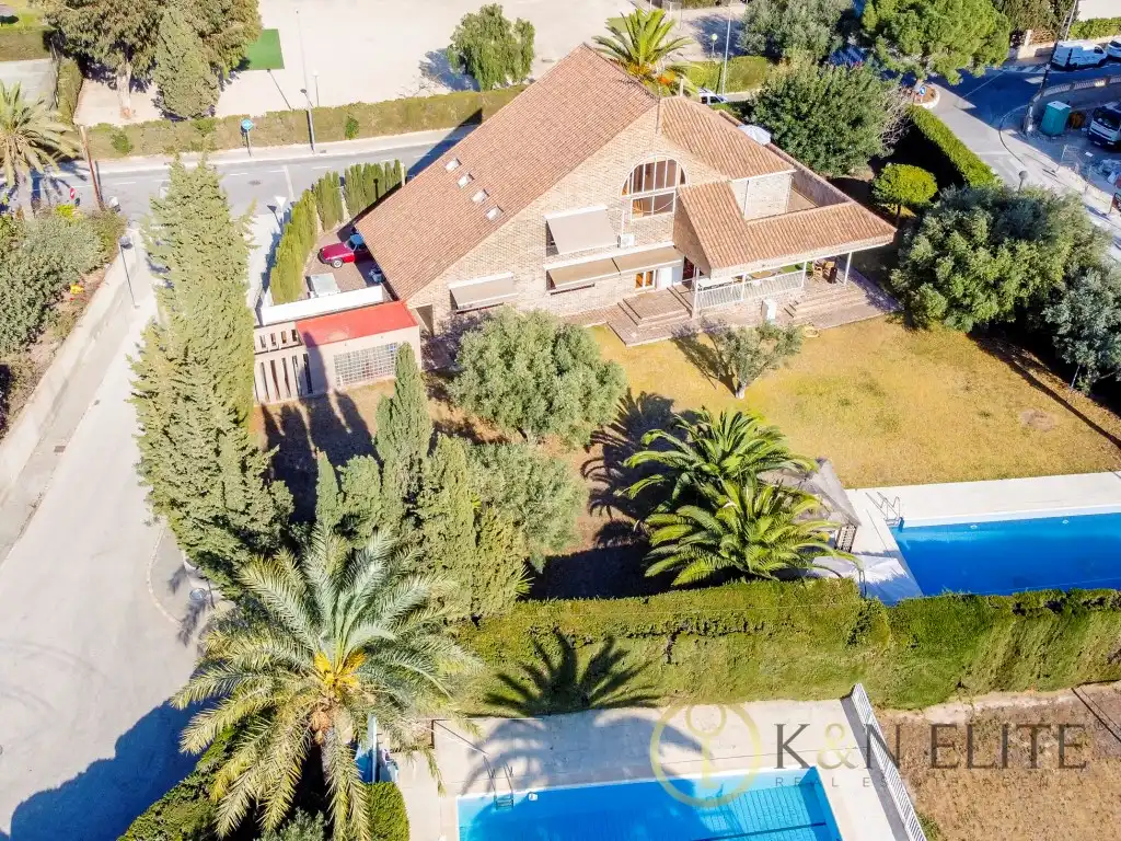 Vista exterior de Casa o xalet en venda en Sant Joan d'Alacant amb Aire condicionat, Jardí privat i Terrassa