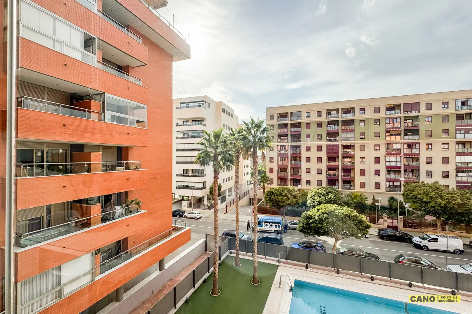 Vista exterior de Piso en venta en Almería con Aire acondicionado, Calefacción y Terraza