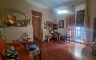 Living room of Flat for sale in  Barcelona Capital  with Heating, Parquet flooring and Balcony