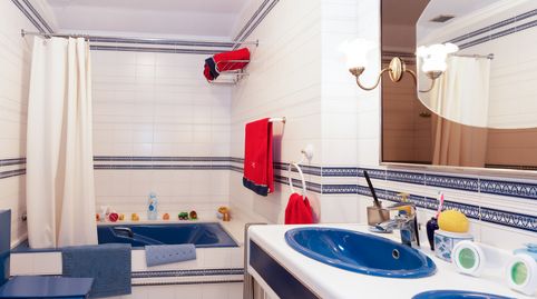 Chalet con gran parcela y piscina, imagen 5