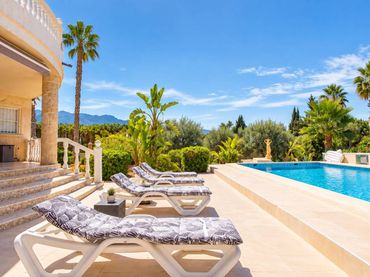 Villa con piscina in vendita a Partida Arroba de Madriguera