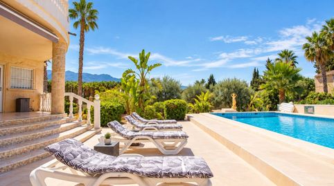 CHALET CON PISCINA
