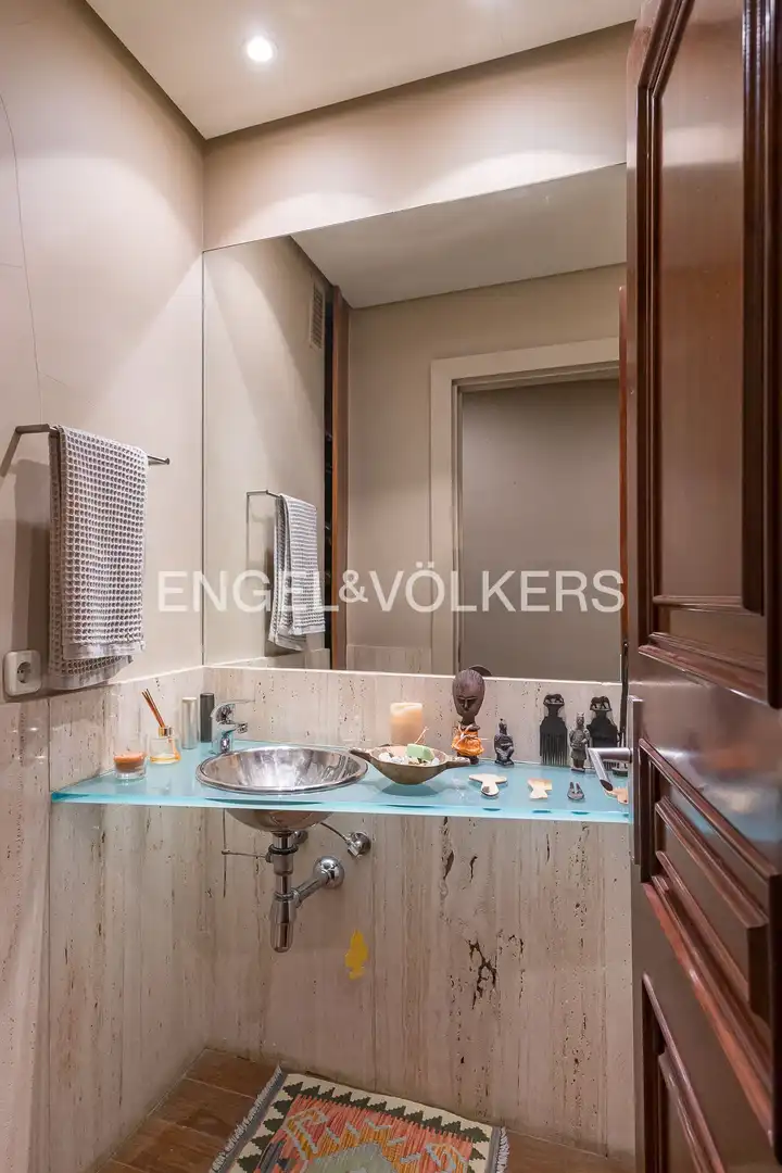 Bathroom of Flat for sale in Madrid  with Air Conditioner, Heating and Private garden