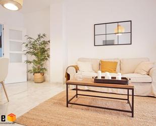 Living room of Flat for sale in La Palma del Condado  with Parquet flooring, Terrace and Storage room