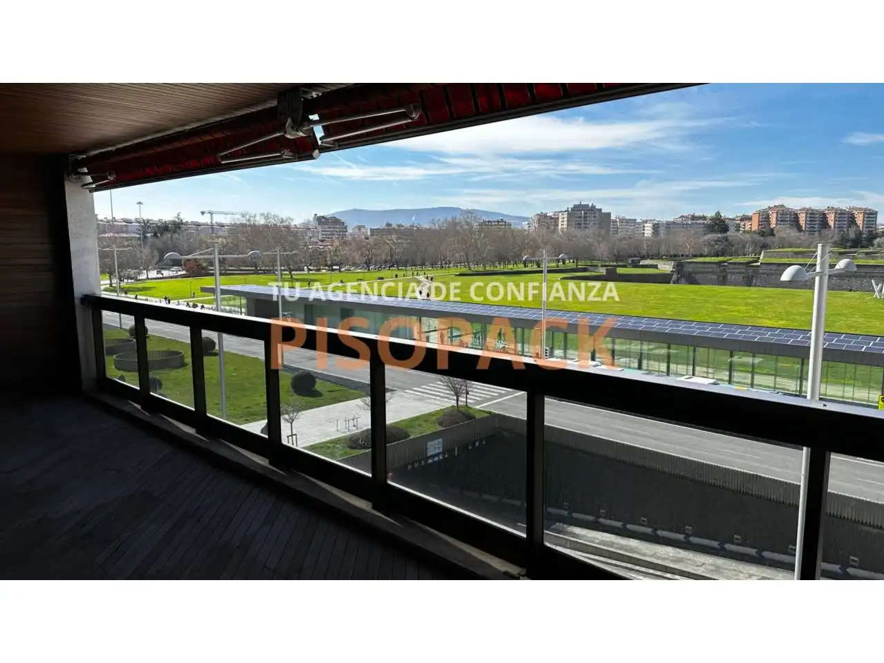 Vista exterior de Piso en venta en  Pamplona / Iruña con Calefacción, Terraza y Balcón